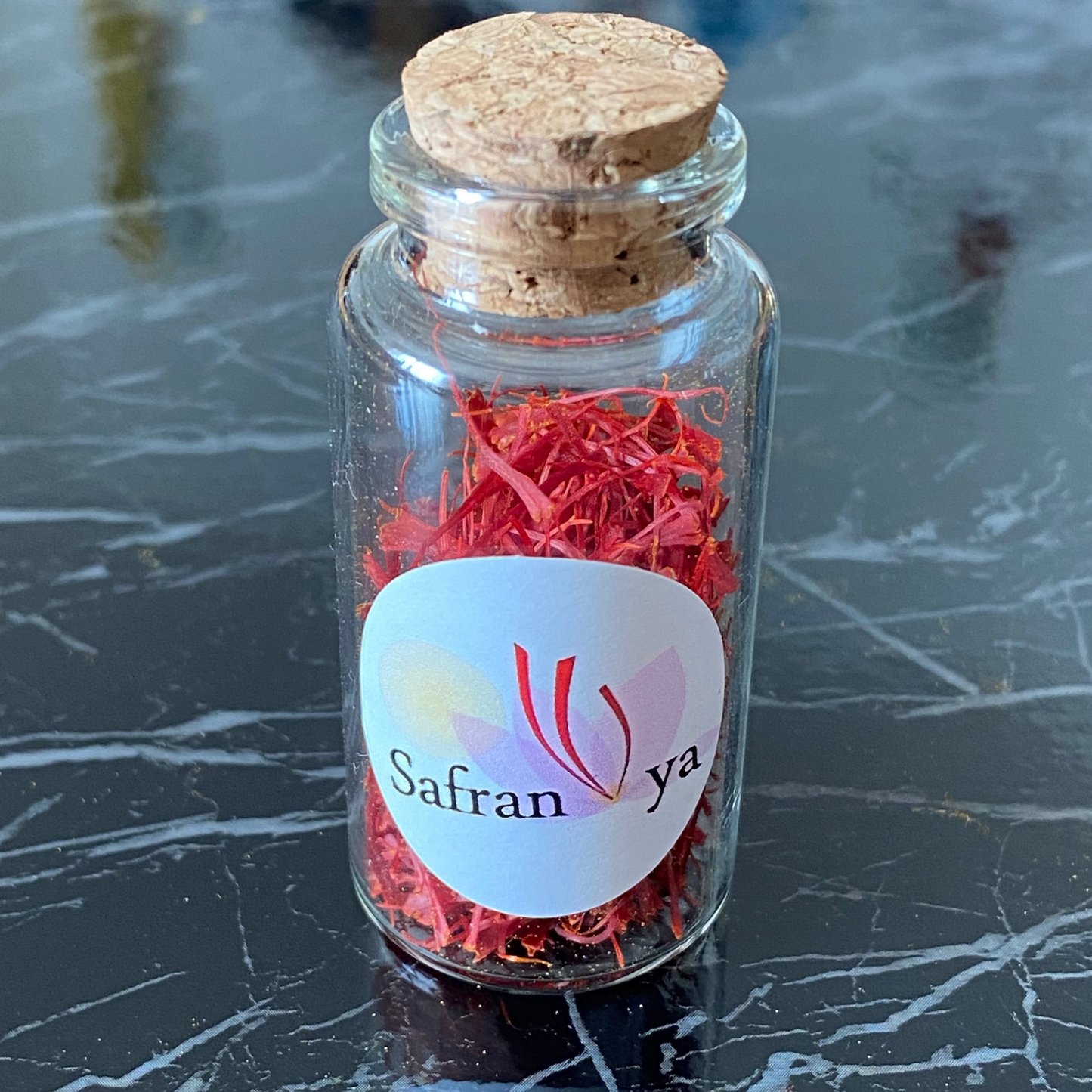Premium Persische Super Negin Plus Safranfäden 1 g im Glas – tiefrote, lange Fäden aus Persien