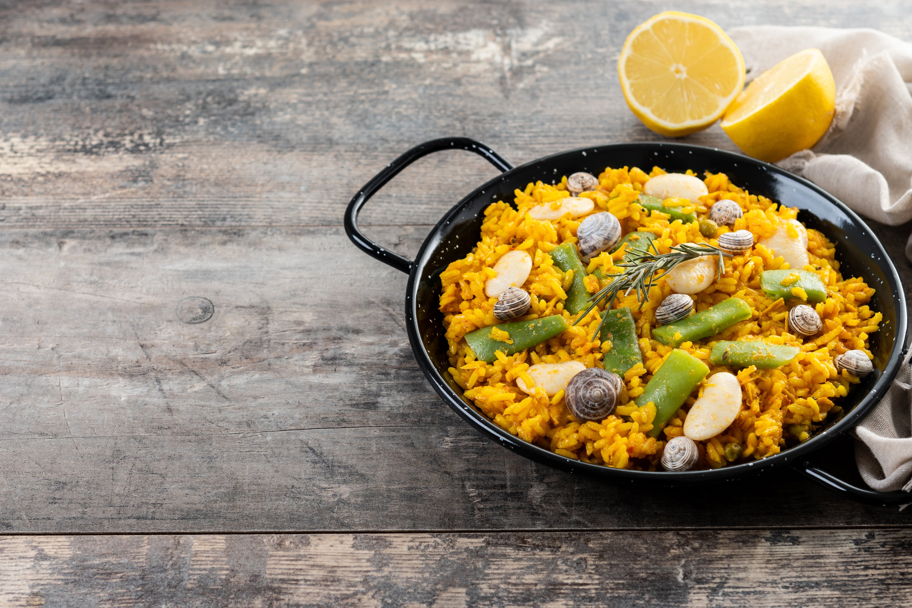 نخ زعفران ایرانی 5 گرم در شیشه با کیفیت عالی