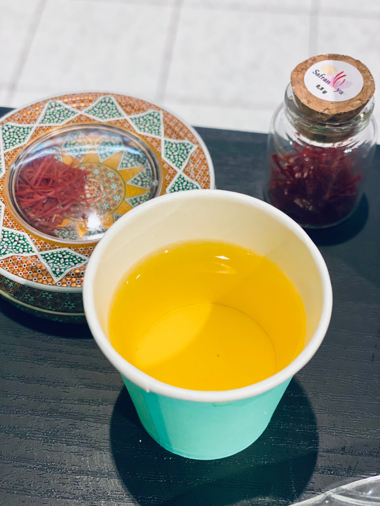 نخ زعفران ایرانی 5 گرم در شیشه با کیفیت عالی